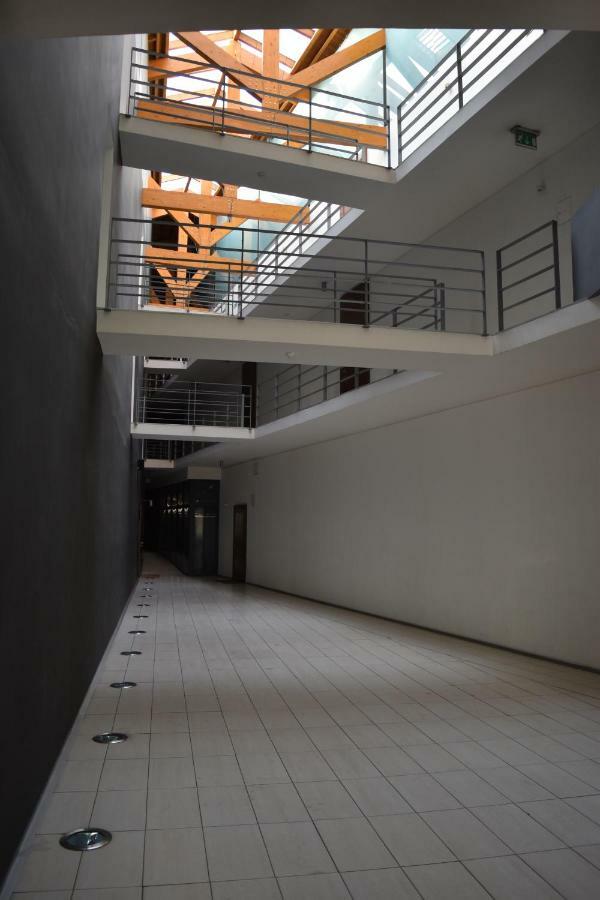 Architect-Designed Loft In A Historic Hilltop Neighborhood Lizbona Zewnętrze zdjęcie