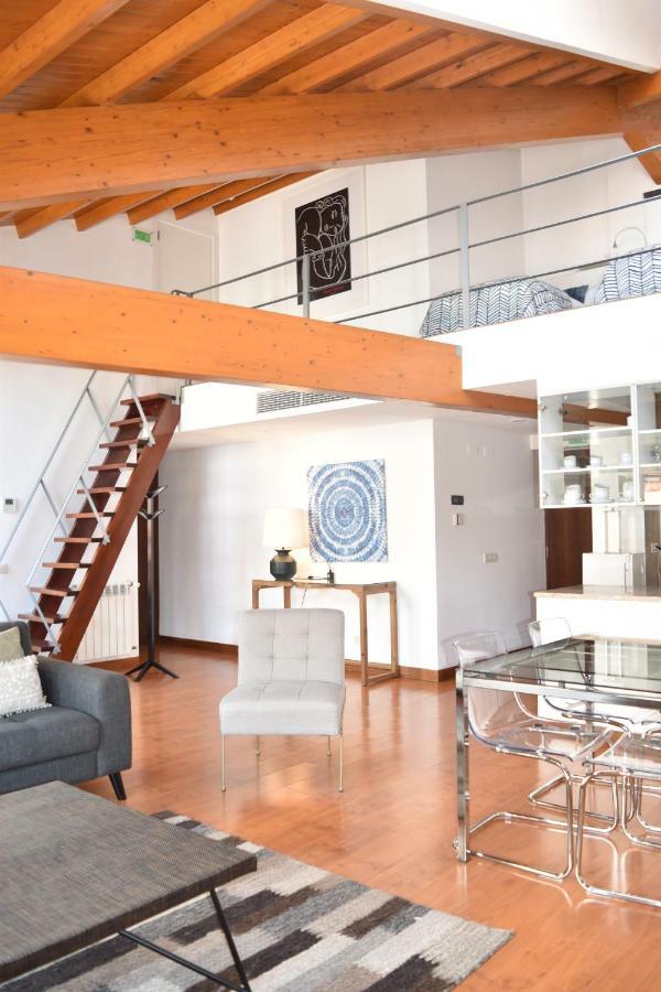 Architect-Designed Loft In A Historic Hilltop Neighborhood Lizbona Zewnętrze zdjęcie